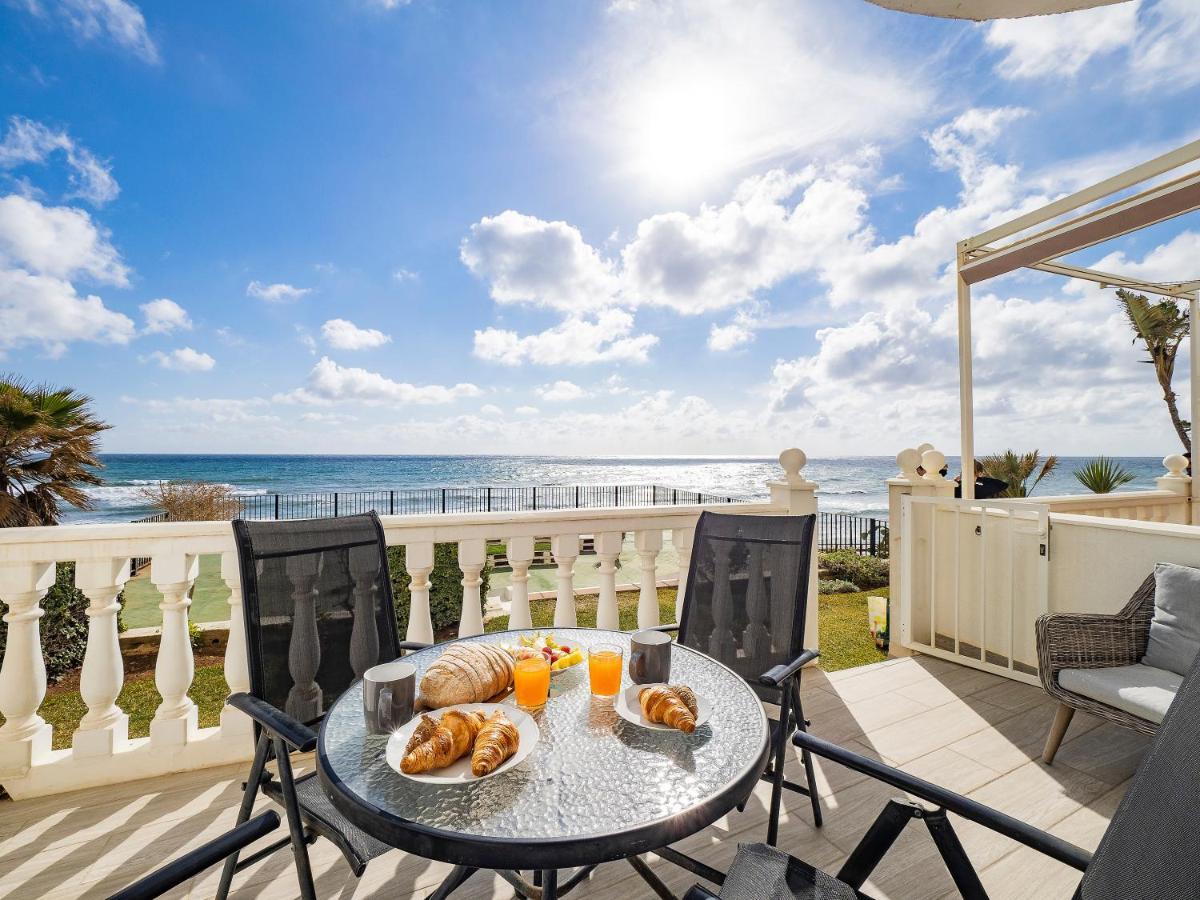 Apartment On Beach Mijas Sitio de Calahonda Ngoại thất bức ảnh