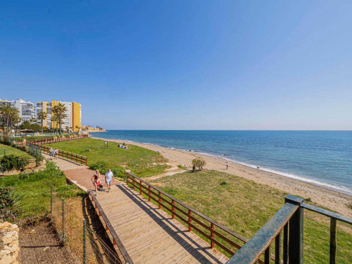 Apartment On Beach Mijas Sitio de Calahonda Ngoại thất bức ảnh