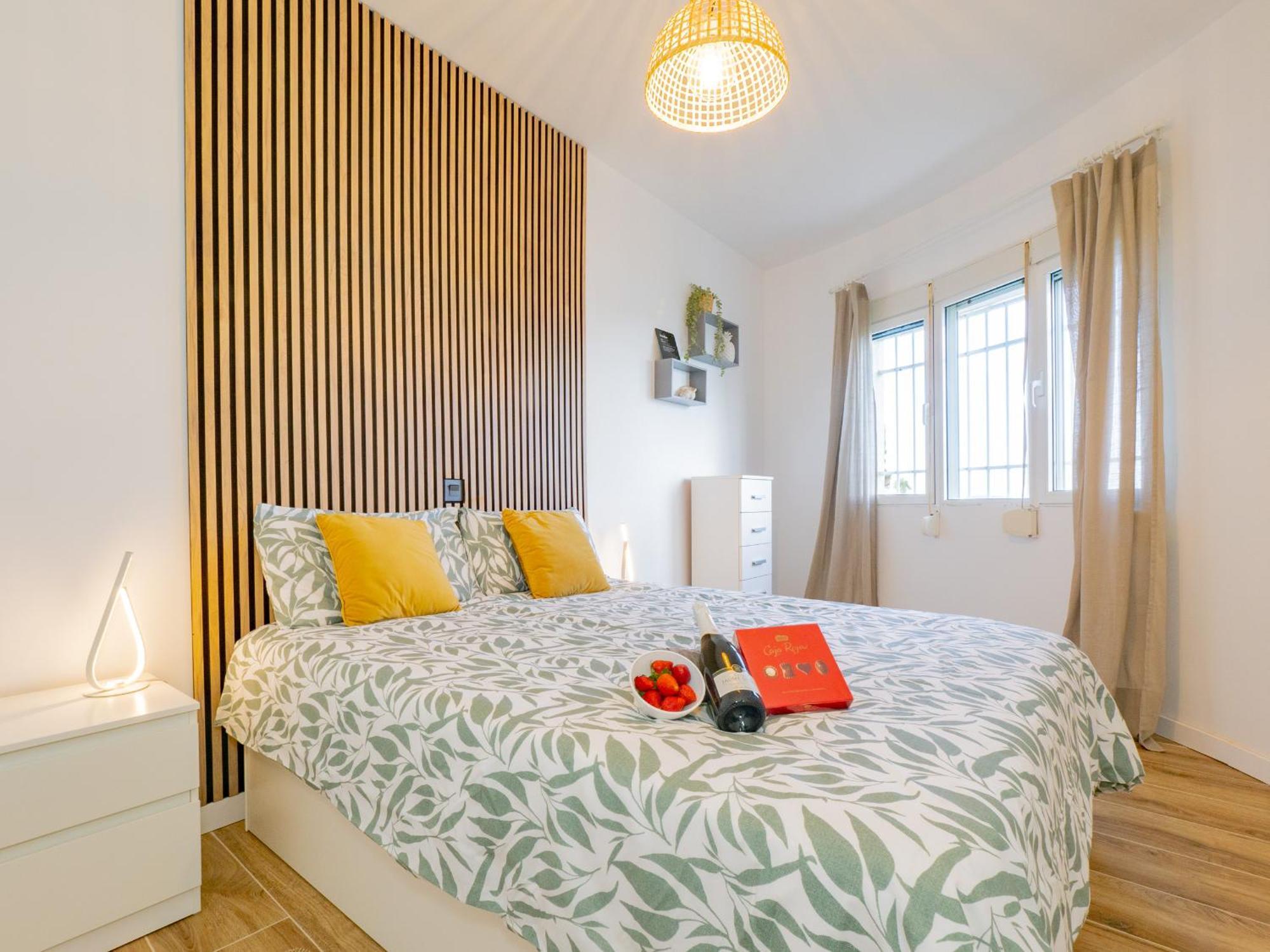 Apartment On Beach Mijas Sitio de Calahonda Ngoại thất bức ảnh