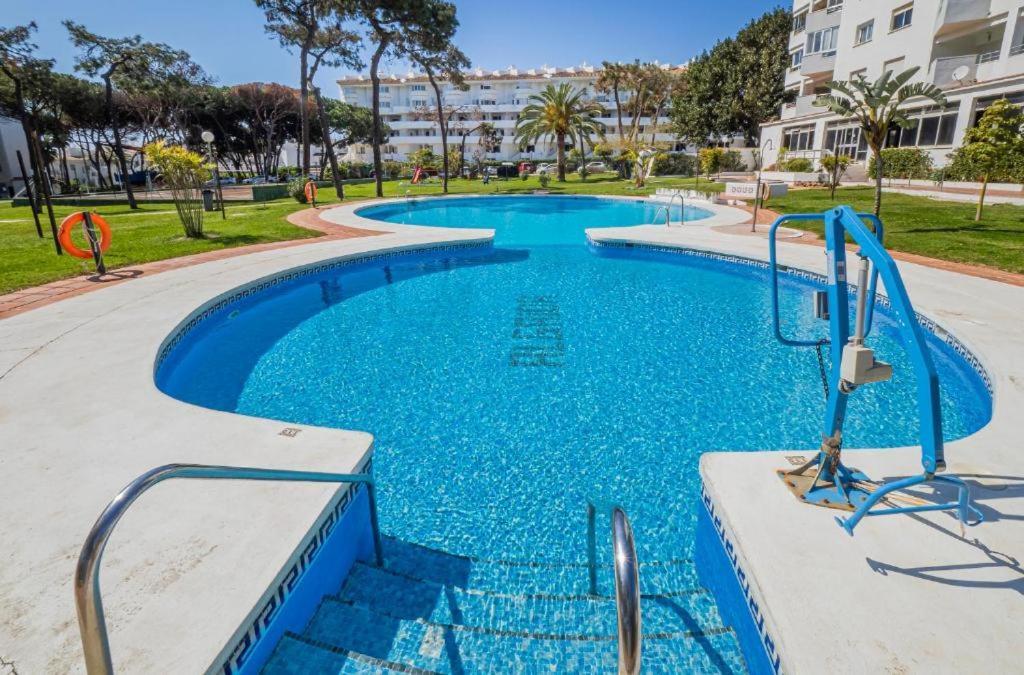 Apartment On Beach Mijas Sitio de Calahonda Ngoại thất bức ảnh