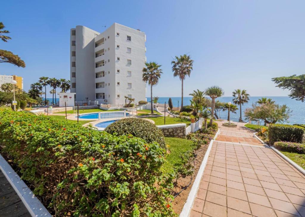 Apartment On Beach Mijas Sitio de Calahonda Ngoại thất bức ảnh